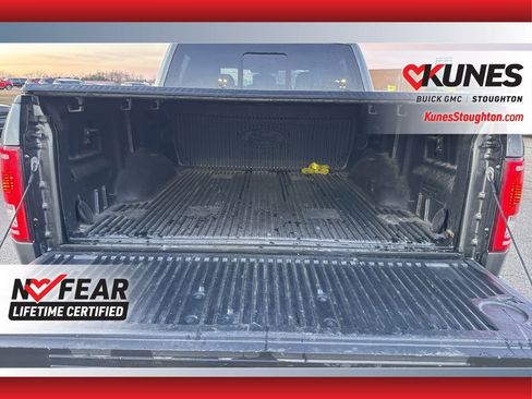 Used 2017 Ford F150 Lariat w/ FX4 Off-Road Package image 19