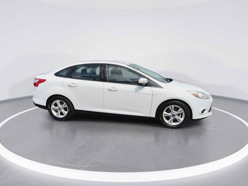 Used 2014 Ford Focus SE FWD image 9