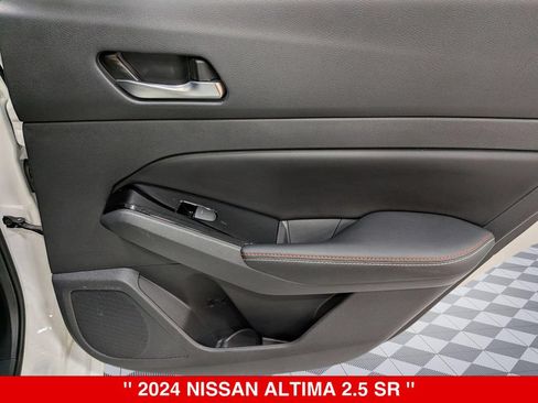Used 2024 Nissan Altima 2.5 SR w/ SR Premium Package AWD/4WD image 32