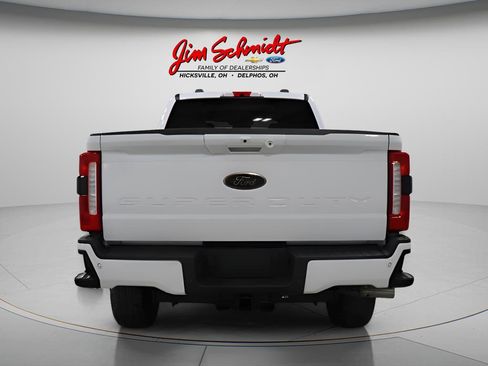 Used 2026 Ford F250 Lariat w/ Black Appearance Package image 4