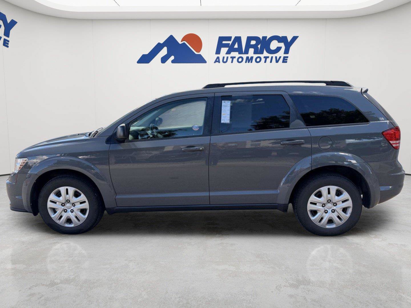 Used 2020 Dodge Journey SE w/ SE Popular Equipment Group FWD image 2