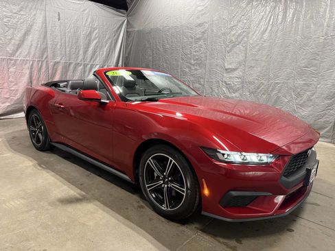 Used 2024 Ford Mustang Convertible image 18