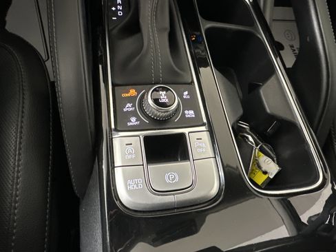 Used 2022 Kia Telluride EX w/ EX Premium Package image 19