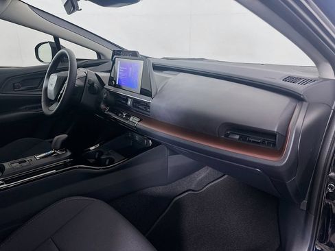 Certified 2026 Toyota Prius Plug-In Hybrid FWD image 27
