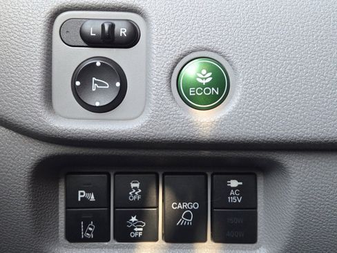 Used 2017 Honda Ridgeline RTL-E image 8