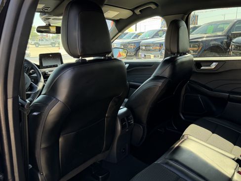 Certified 2025 Ford Escape ST-Line AWD/4WD image 14