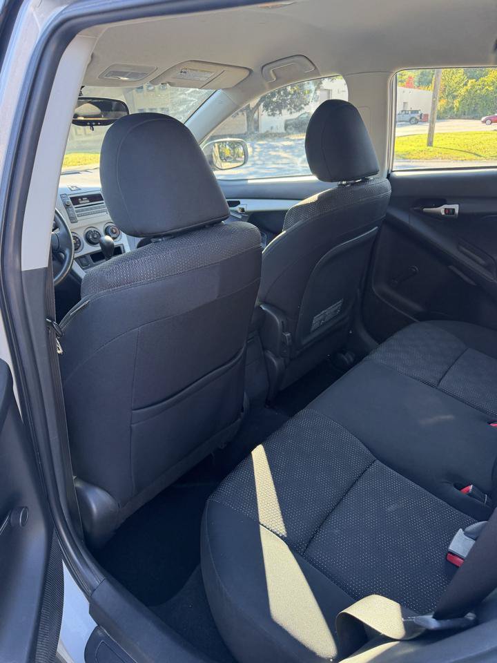 Used 2009 Pontiac Vibe AWD image 11