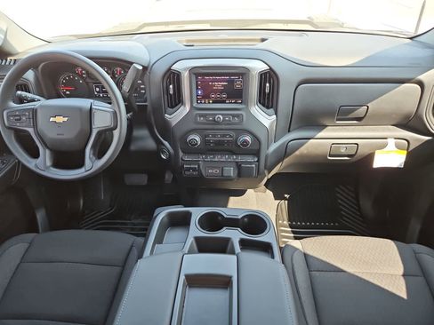 Used 2025 Chevrolet Silverado 2500 Custom w/ Custom Convenience Package AWD/4WD image 18