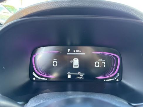 Used 2025 Kia Soul LX w/ LX Technology Package FWD image 26