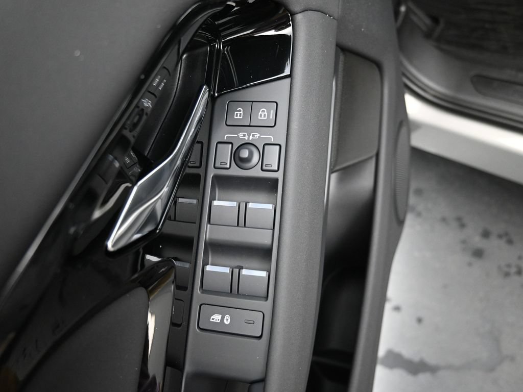 Used 2026 Land Rover Range Rover Evoque S AWD/4WD image 19