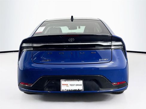 Used 2025 Toyota Prius Plug-In Hybrid image 13
