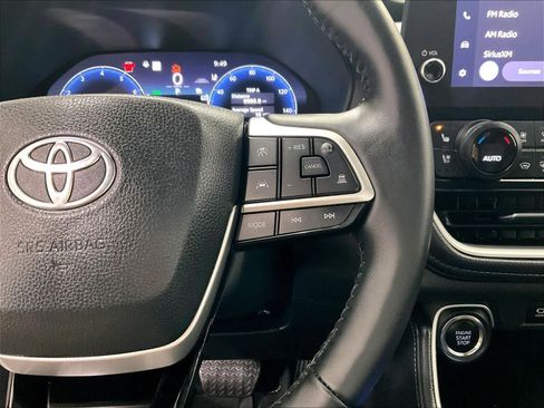 Used 2025 Toyota Grand Highlander Limited image 25