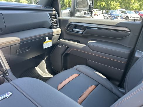 New 2026 GMC Sierra 2500 AT4 w/ Technology Package AWD/4WD image 34