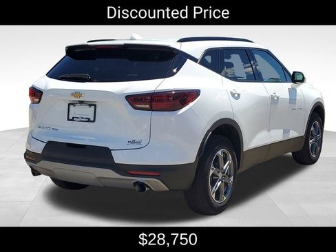 Used 2024 Chevrolet Blazer LT w/ Convenience Package AWD/4WD image 3