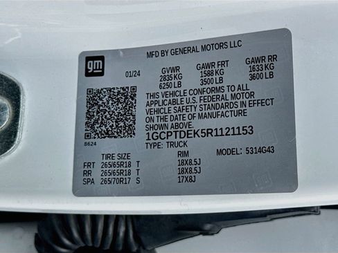 Used 2024 Chevrolet Colorado Z71 w/ Z71 Convenience Package 2 image 33