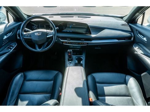 Used 2025 Cadillac XT4 Premium Luxury FWD image 18