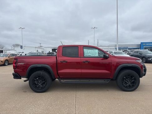 New 2026 Chevrolet Colorado Trail Boss w/ Off-Road Front Bumper Package AWD/4WD image 2