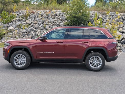 New 2025 Jeep Grand Cherokee Laredo X w/ Luxury Tech Group I image 8
