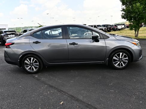 Used 2025 Nissan Versa S w/ S Plus Package FWD image 5
