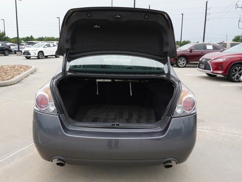 Used 2011 Nissan Altima 3.5 SR w/ 3.5SR Premium Pkg FWD image 34