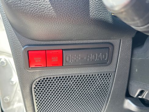 Used 2017 Jeep Wrangler Unlimited Rubicon AWD/4WD image 15
