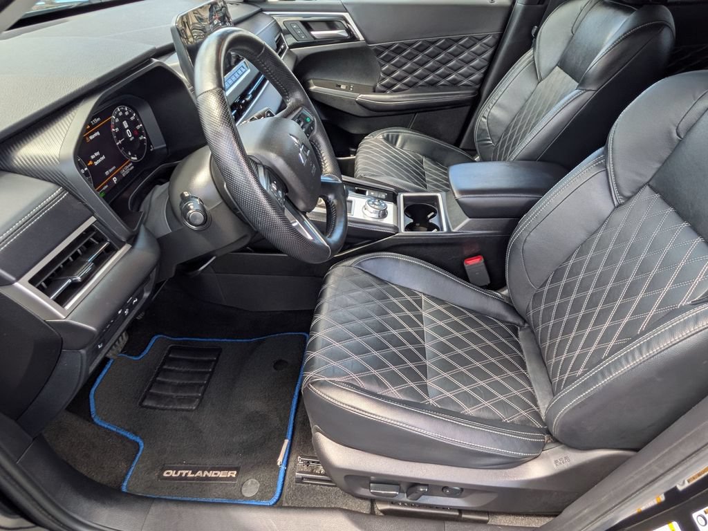 Used 2024 Mitsubishi Outlander SEL AWD/4WD image 16