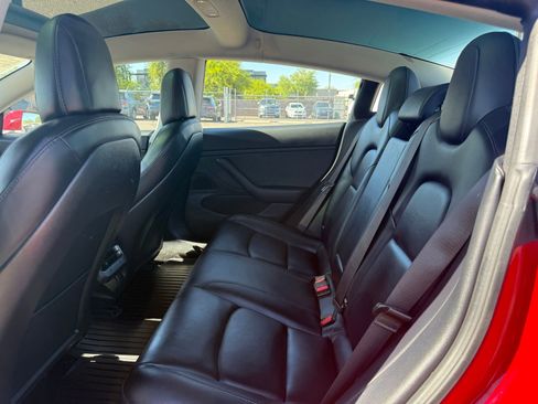 Used 2018 Tesla Model 3 Long Range RWD image 9