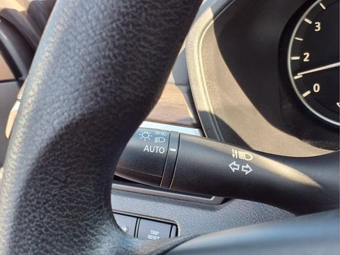 Used 2025 Nissan Altima 2.5 SV FWD image 19