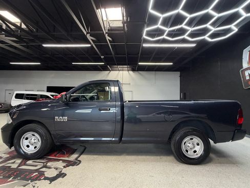Used 2018 RAM 1500 Express RWD image 18