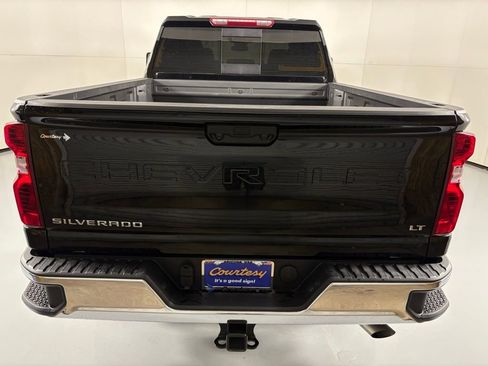 Used 2025 Chevrolet Silverado 2500 LT w/ Convenience Package image 8