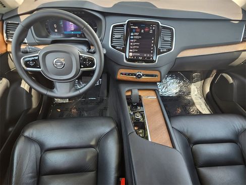 Used 2023 Volvo XC90 T8 Plus w/ Protection Package Premier image 2