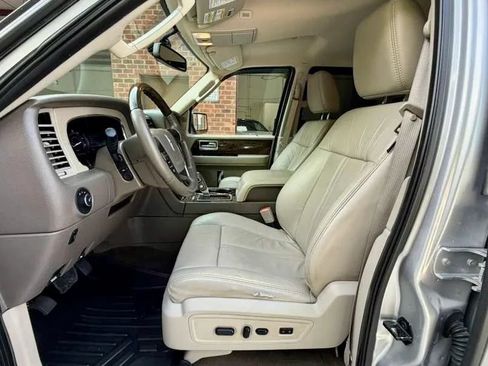 Used 2015 Lincoln Navigator 4WD image 13