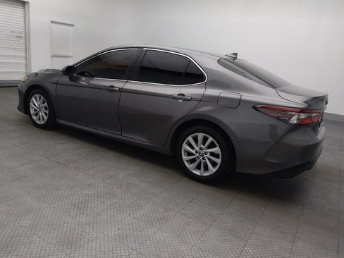 Used 2022 Toyota Camry LE FWD image 3