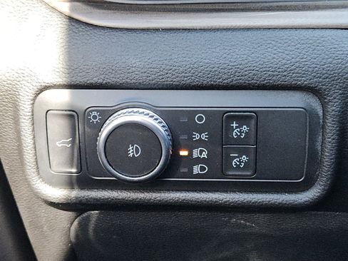 Certified 2022 Ford Explorer Limited w/ Limited Technology Package image 24