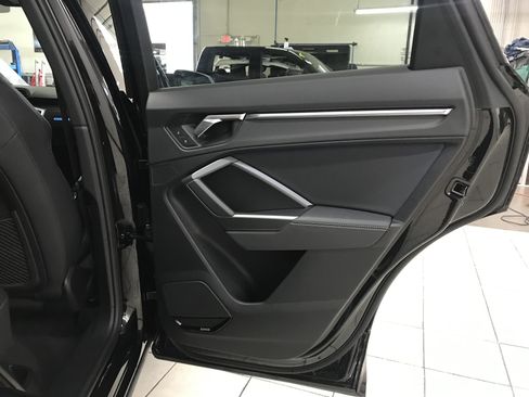 Used 2023 Audi Q3 2.0T Premium Plus w/ Premium Plus Package AWD/4WD image 11