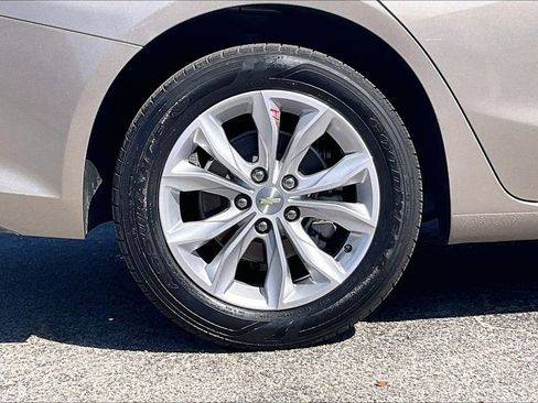 Used 2025 Chevrolet Malibu LT image 36