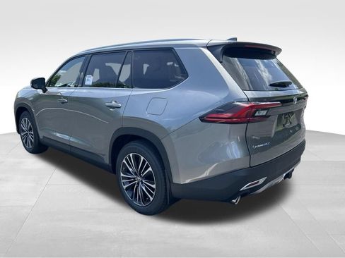New 2026 Toyota Grand Highlander AWD Hybrid image 3