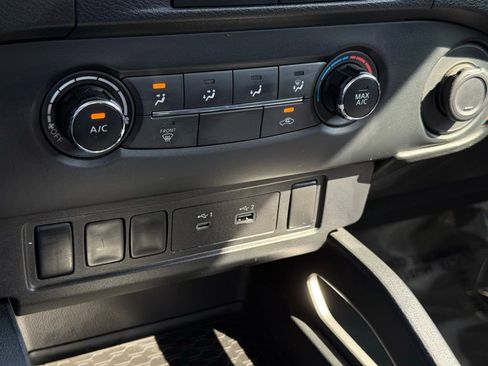 Certified 2022 Nissan Frontier SV RWD image 28
