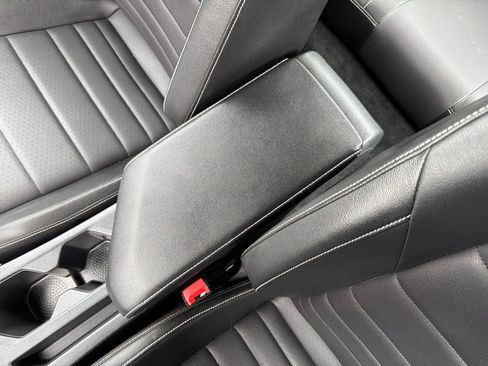 Used 2024 Volkswagen Jetta SE FWD image 27