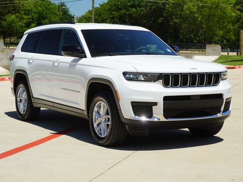 Used 2024 Jeep Grand Cherokee L Laredo w/ Trailer Tow Package AWD/4WD image 6