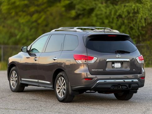 Used 2016 Nissan Pathfinder SL w/ Cargo Package image 10