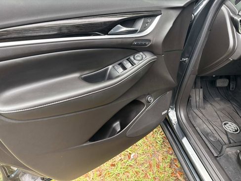 Used 2021 Buick Enclave Avenir w/ Avenir Technology Package FWD image 19
