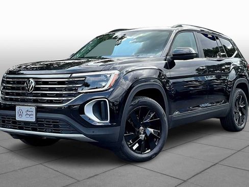 New 2026 Volkswagen Atlas SE FWD image 1