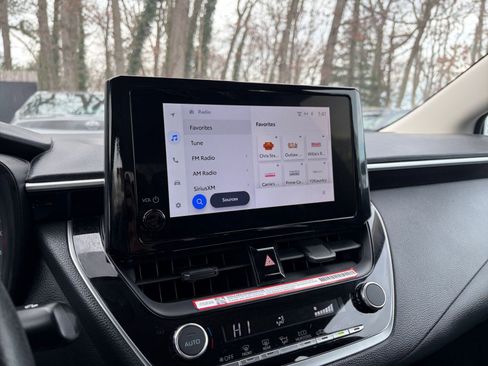 Used 2025 Toyota Corolla LE image 20