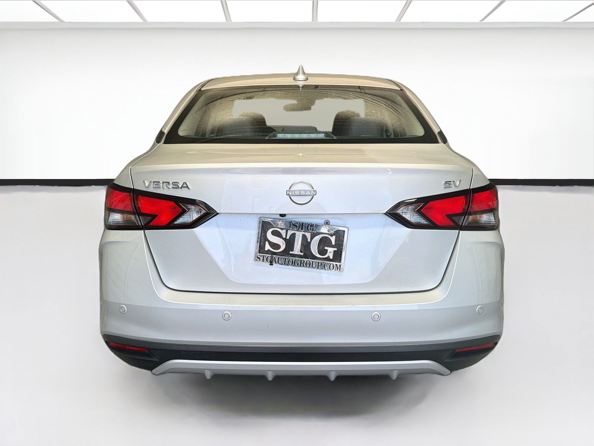 Used 2024 Nissan Versa SV FWD image 5