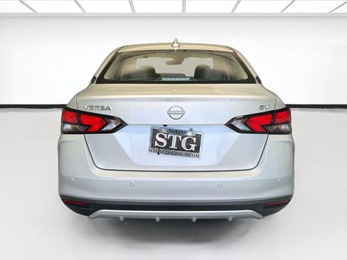 Used 2024 Nissan Versa SV FWD image 5