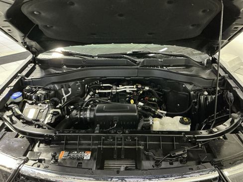 Used 2021 Ford Explorer XLT image 34