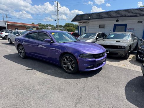 Used 2016 Dodge Charger R/T w/ Plus Group RWD image 2