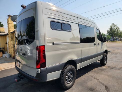 Used 2024 Mercedes-Benz Sprinter 2500 image 7
