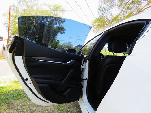 Used 2014 Maserati Ghibli RWD image 18